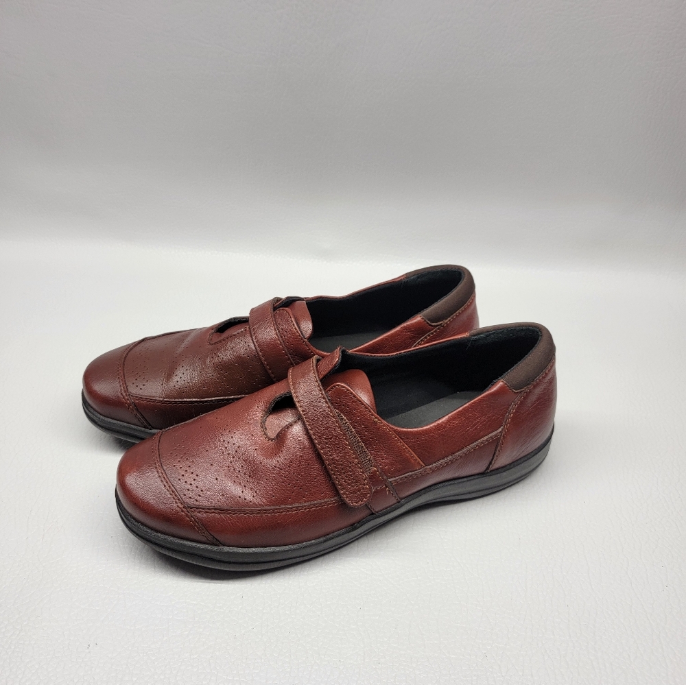 Apex Women's Dark Burgundy Leather Strap Flats